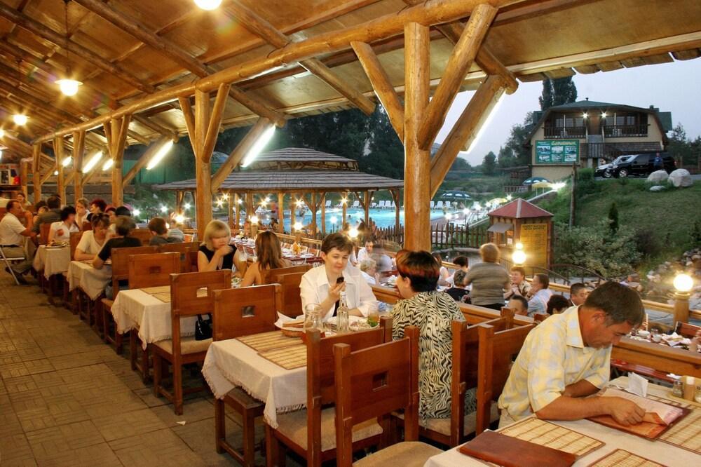 Saraishyq Hotel Алмати Ресторан фото