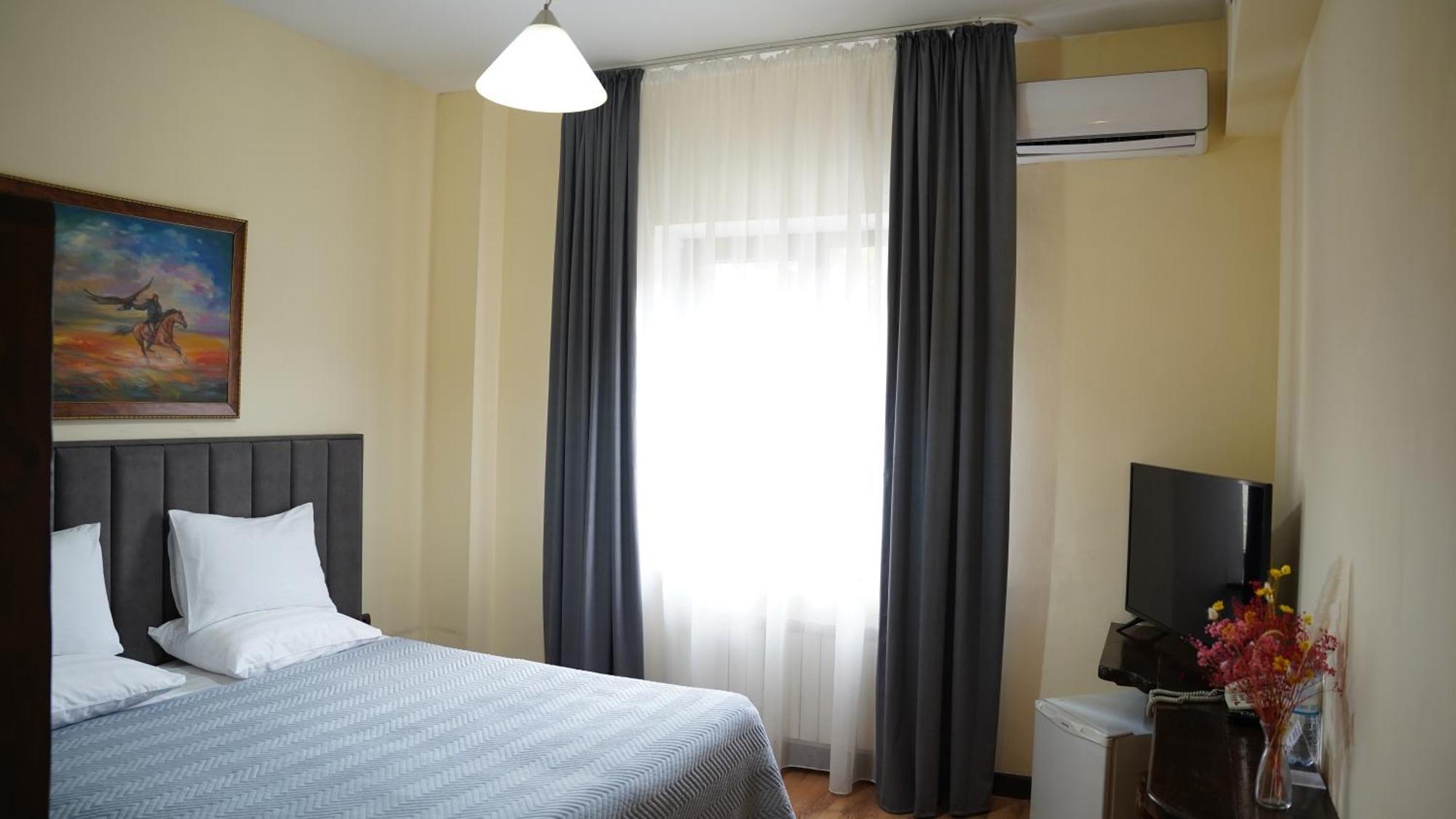 Saraishyq Hotel Алмати Екстер'єр фото