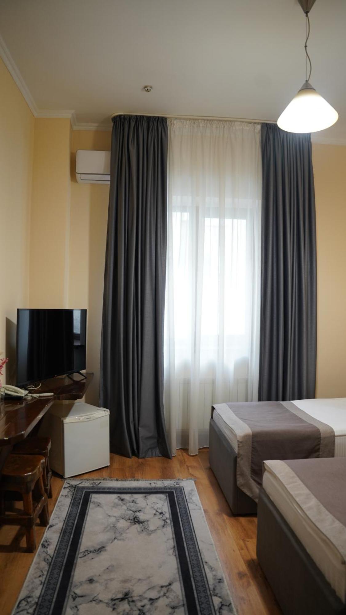 Saraishyq Hotel Алмати Екстер'єр фото