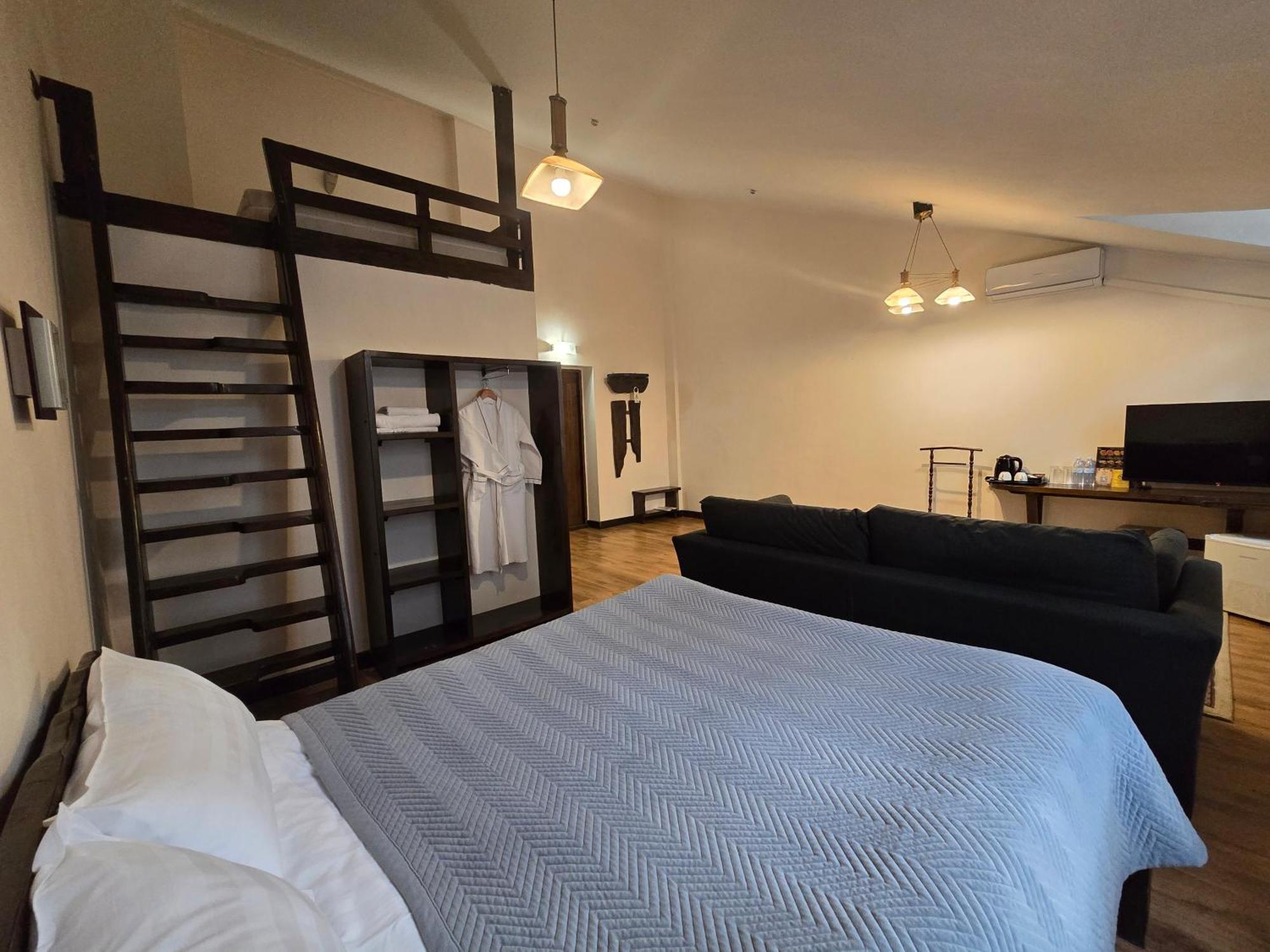 Saraishyq Hotel Алмати Екстер'єр фото
